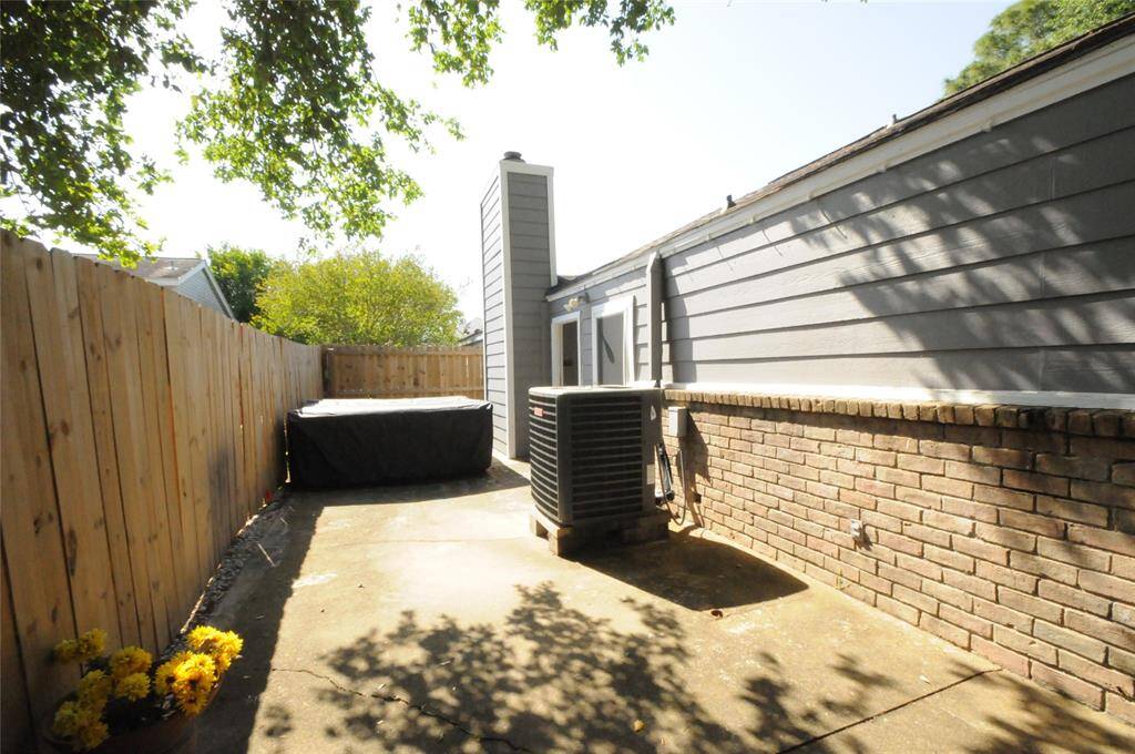 Easy upkeep side space.