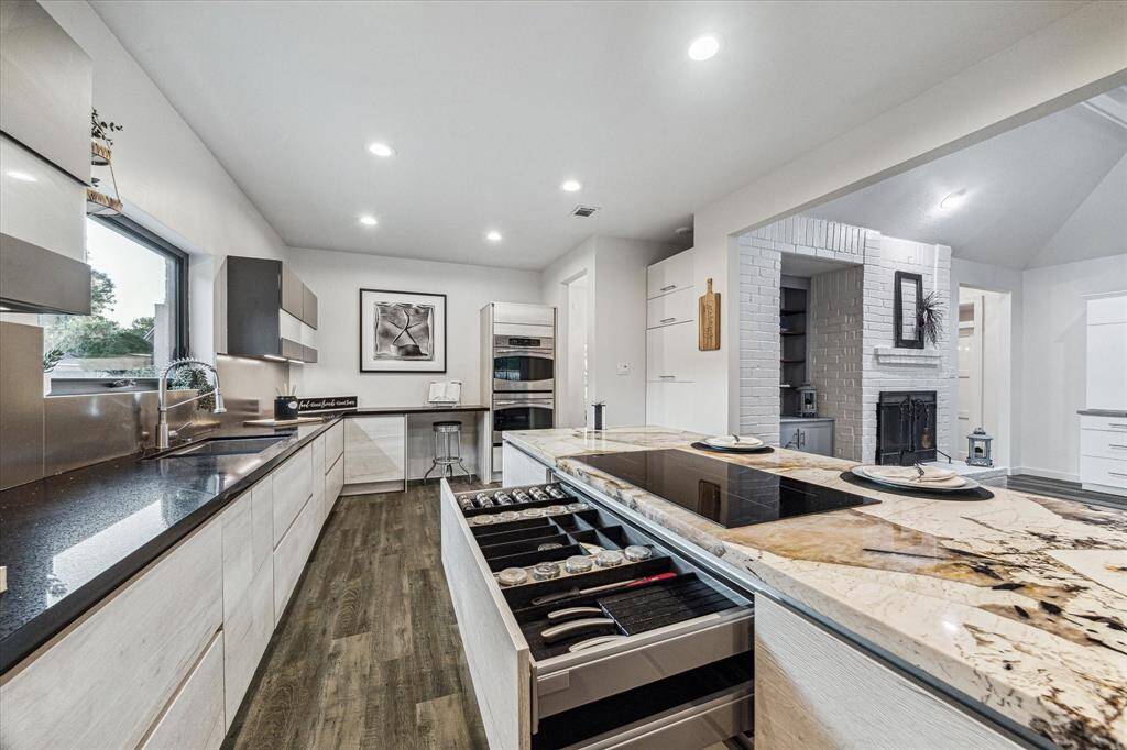 Every drawer in this kitchen gives you storage space deep into the cabinetry.