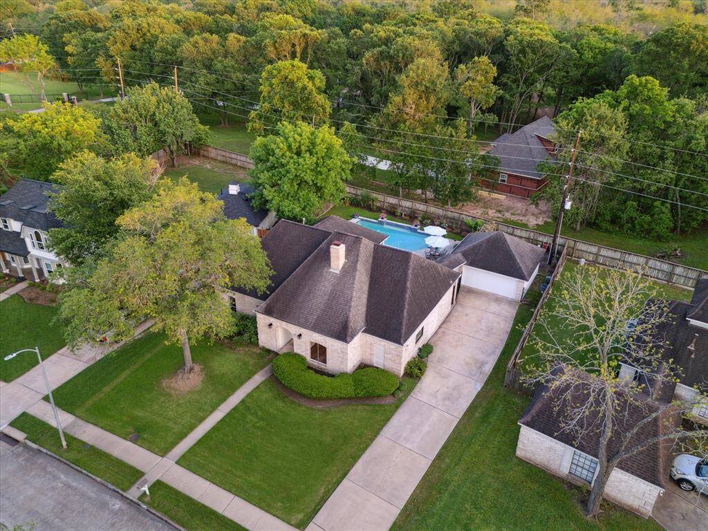 A beautiful property in friendly Pecan Grove