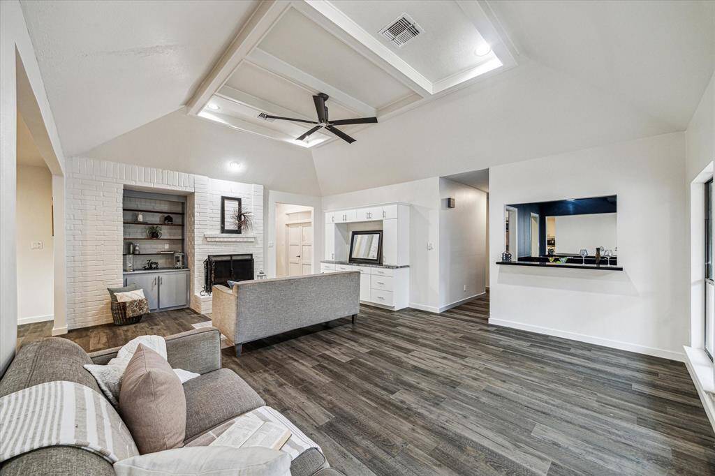 The living space is expansive giving plenty of space to entertain.