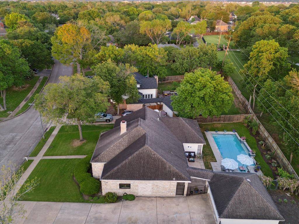A view of the property with a fantastic pool!