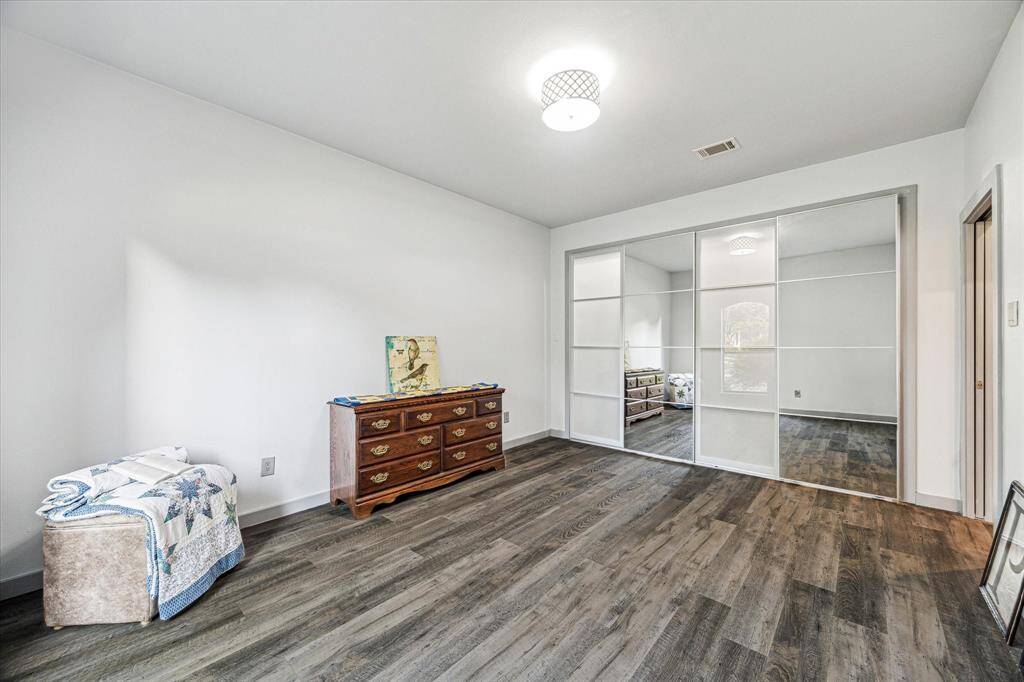 Another view of this fantastic bedroom!