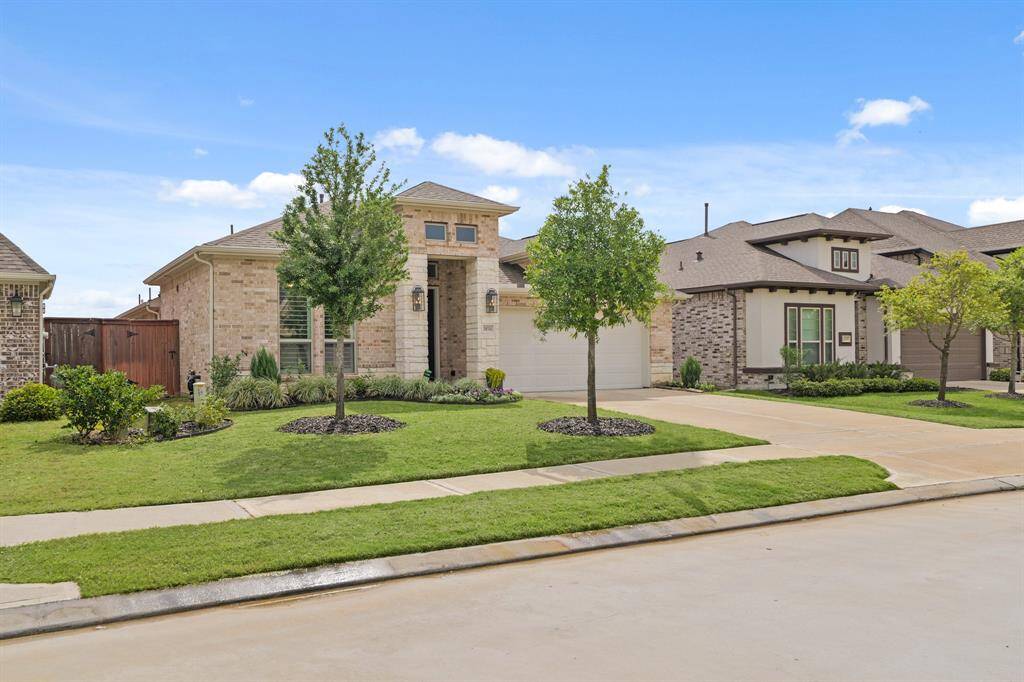 Beautifully maintained yard