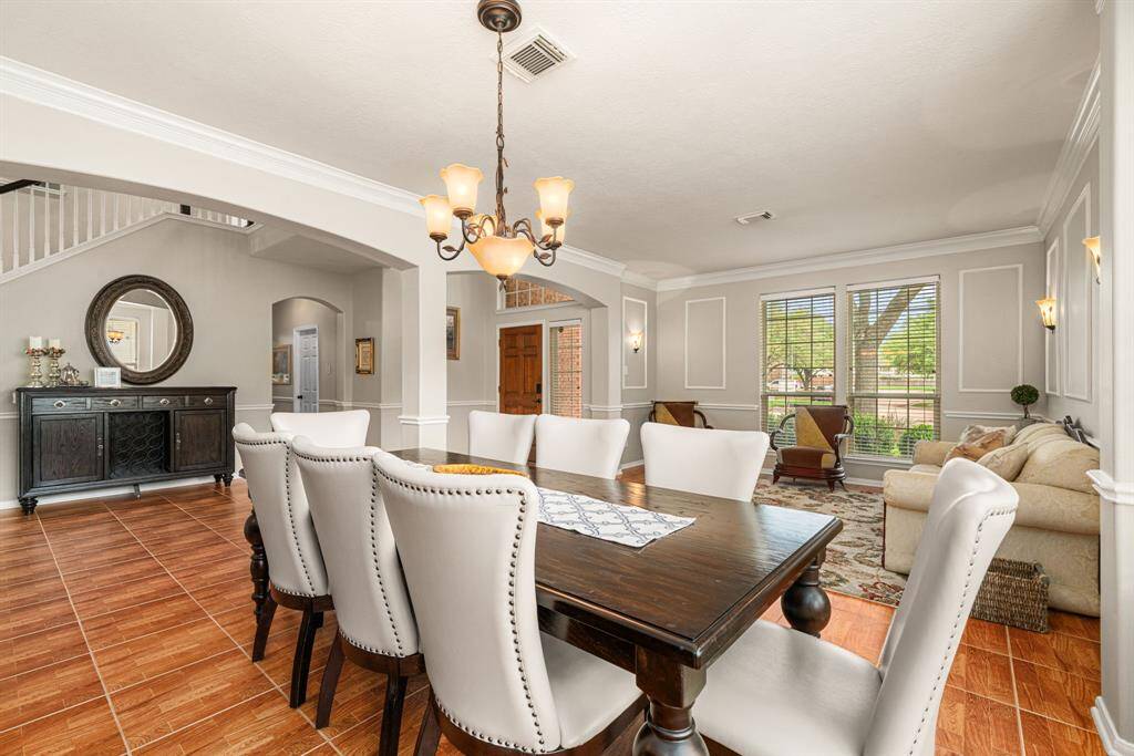 This floor plan is built for entertaining!