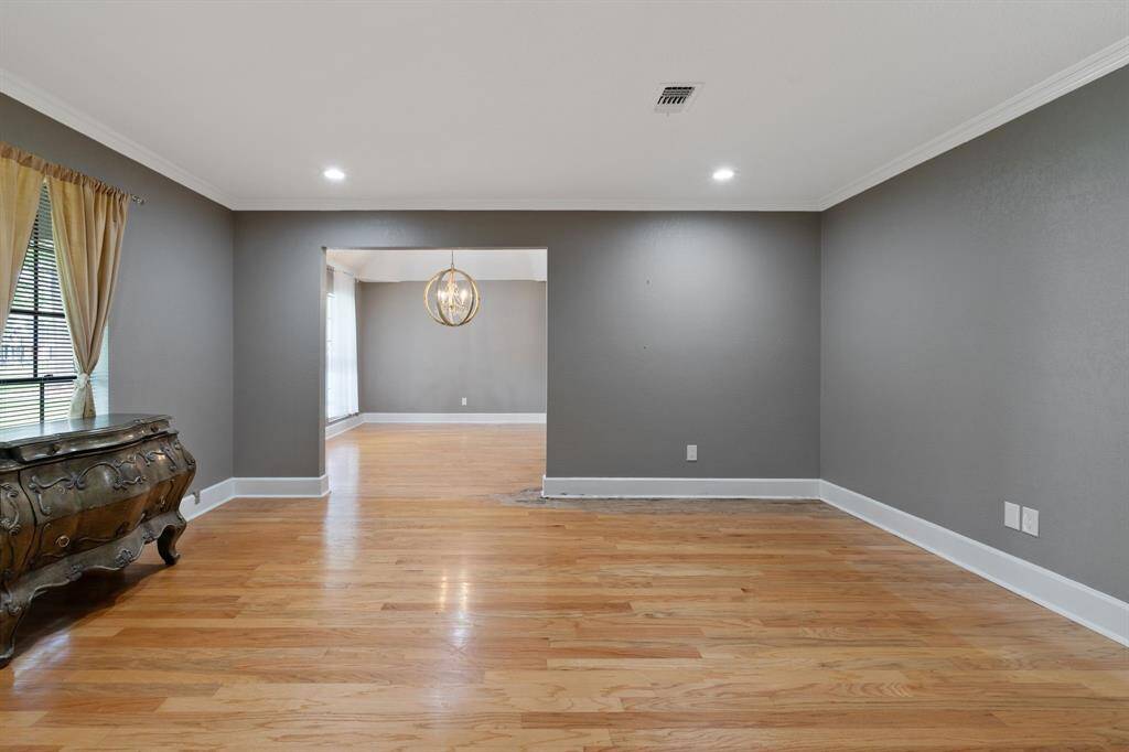 A generously size dining room.