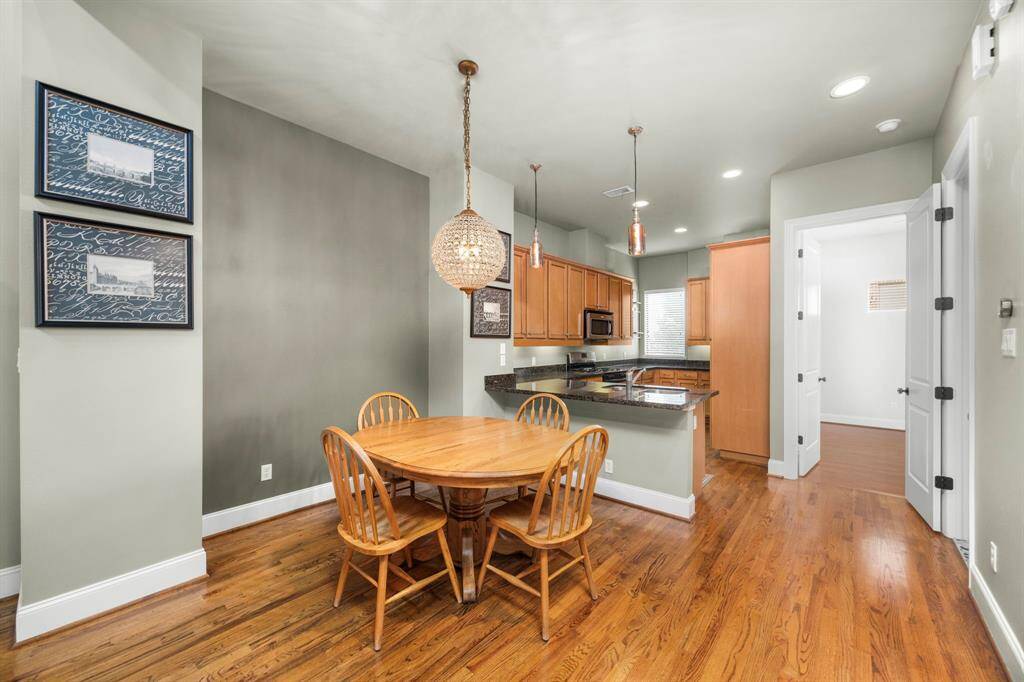 Dining/Kitchen Area
