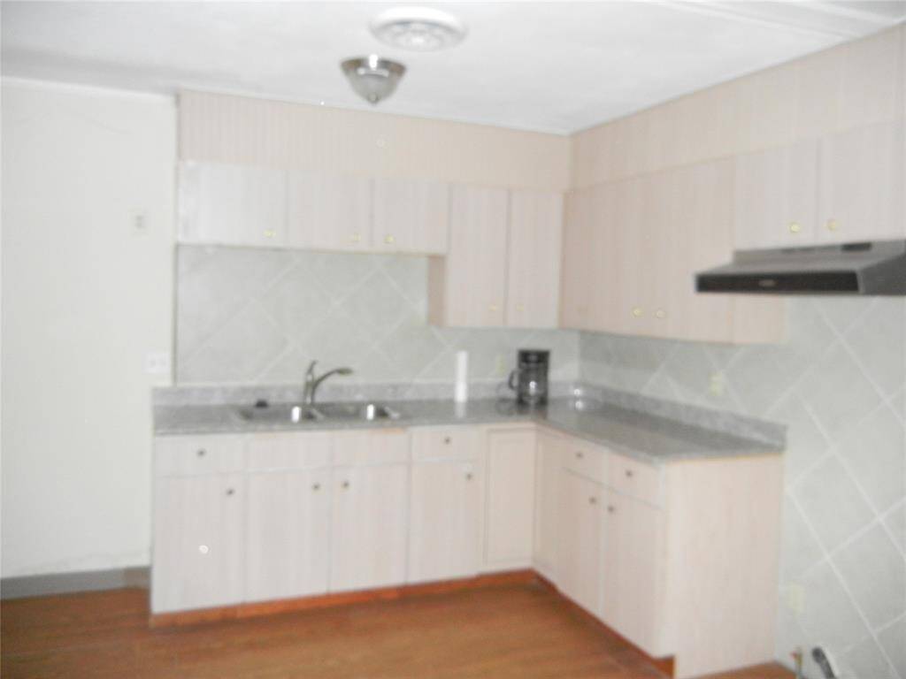 Kitchen with granite sounters