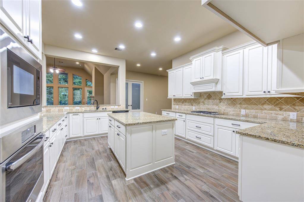 Stunning chef's kitchen!