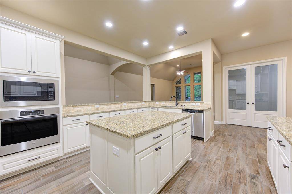Stunning chef's kitchen!