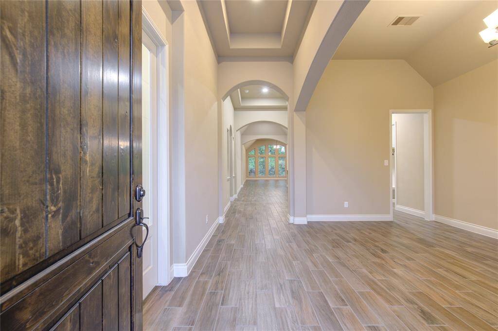 Gorgeous entry