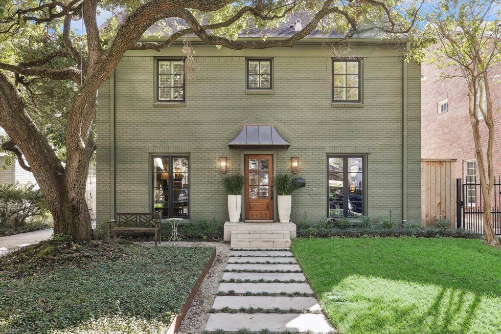 Welcome to 1725 Milford St! This 3/4 bed, 3.5 bath home sits on a 6,000 sq. ft. lot on a beautiful tree-lined street in Boulevard Oaks! Front yard re-landscaping in 2022 accentuates the charm and beauty of this classic yet unique exterior.