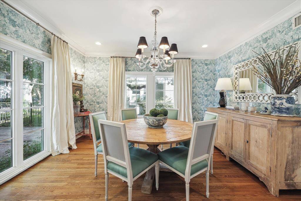 Large windows bring in great natural light.