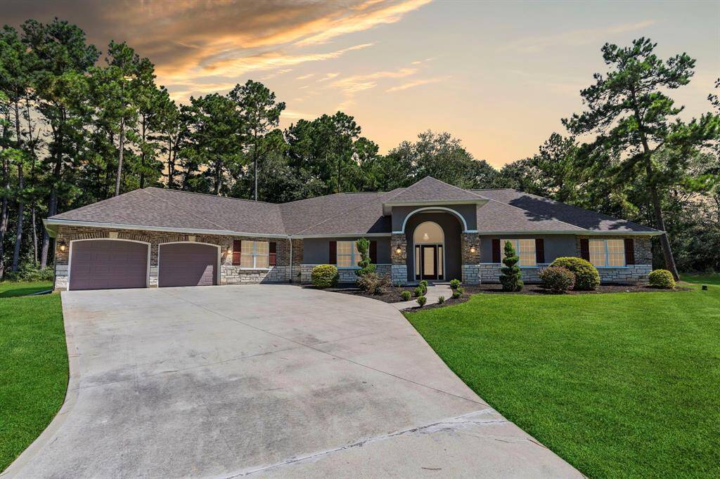 Welcome home to 17501 Julianne Dr. Beautiful exterior featuring 2 car garage, double wide driveway, and impeccable landscaping.