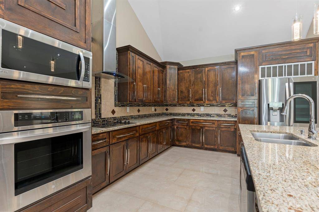 Large open space for all your cooking needs.