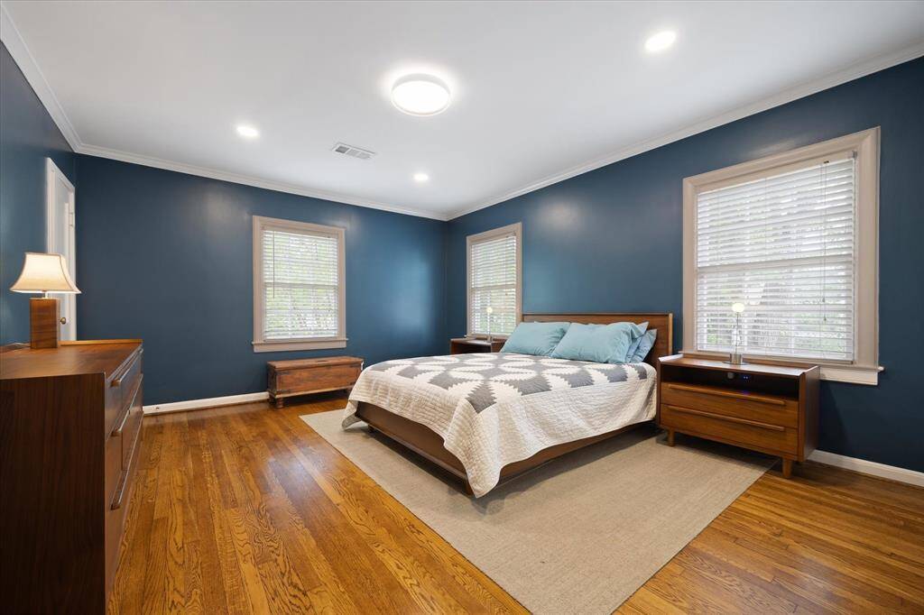 Primary bed