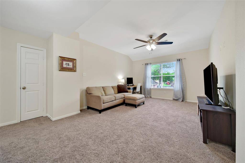 Why have to decide between using the gameroom as a space for the kiddos toy's and a pool table for yourself? With this great floorplan you can have both! And you don't have the get the pool table upstairs.