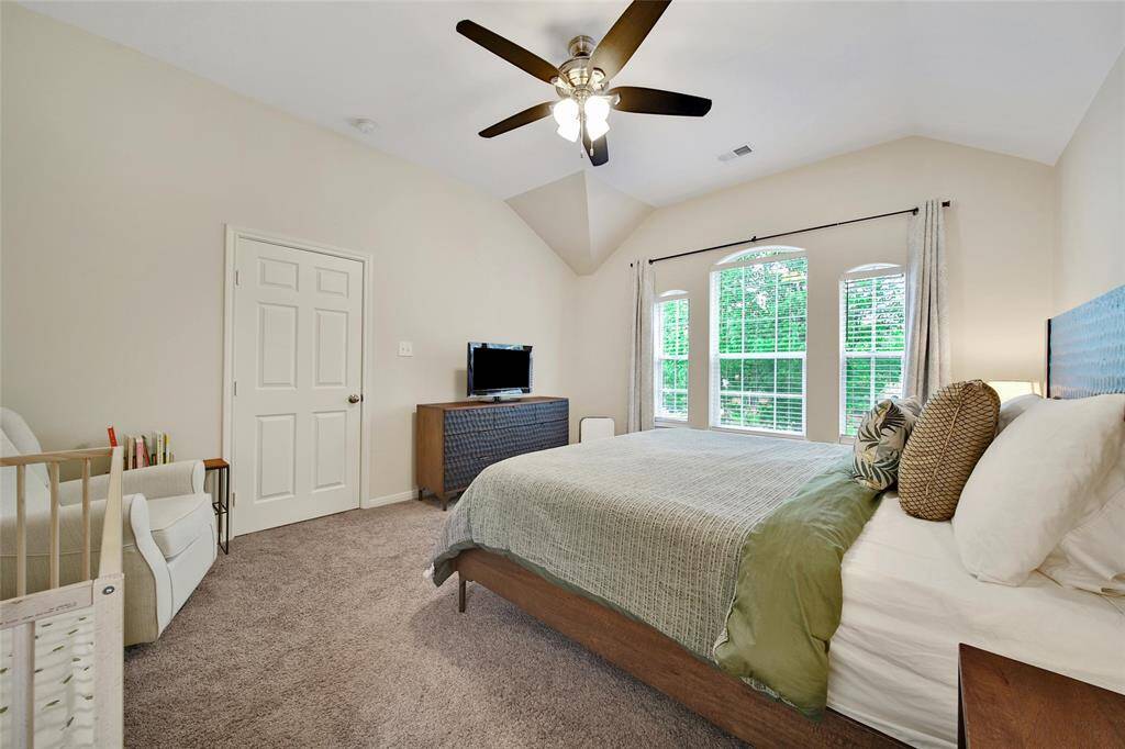The large window lets in great natural light, but the mature tree in the front yard still gives you plenty of privacy, and a relaxing view.