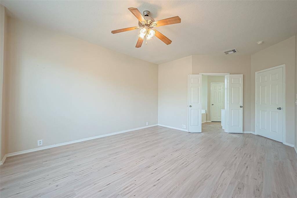 Primary bedroom on 1/F