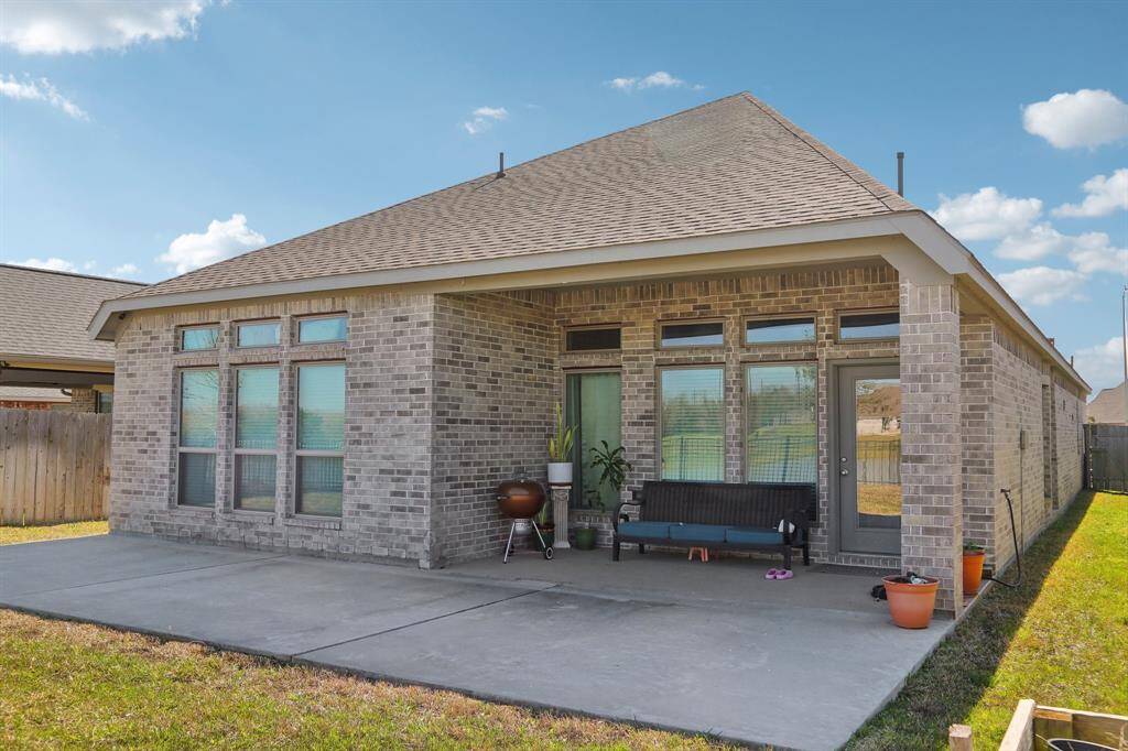 Extended Back Porch: Offering ample space for outdoor activities, the extended back porch is perfect for dining or simply relaxing and enjoying the outdoors.