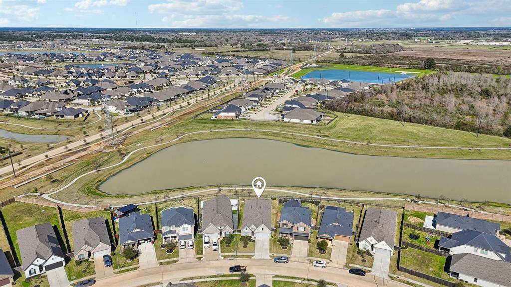 Amira offers Five Sparkling Lakes: Perfect for relaxing waterside or soaking up the sun.
