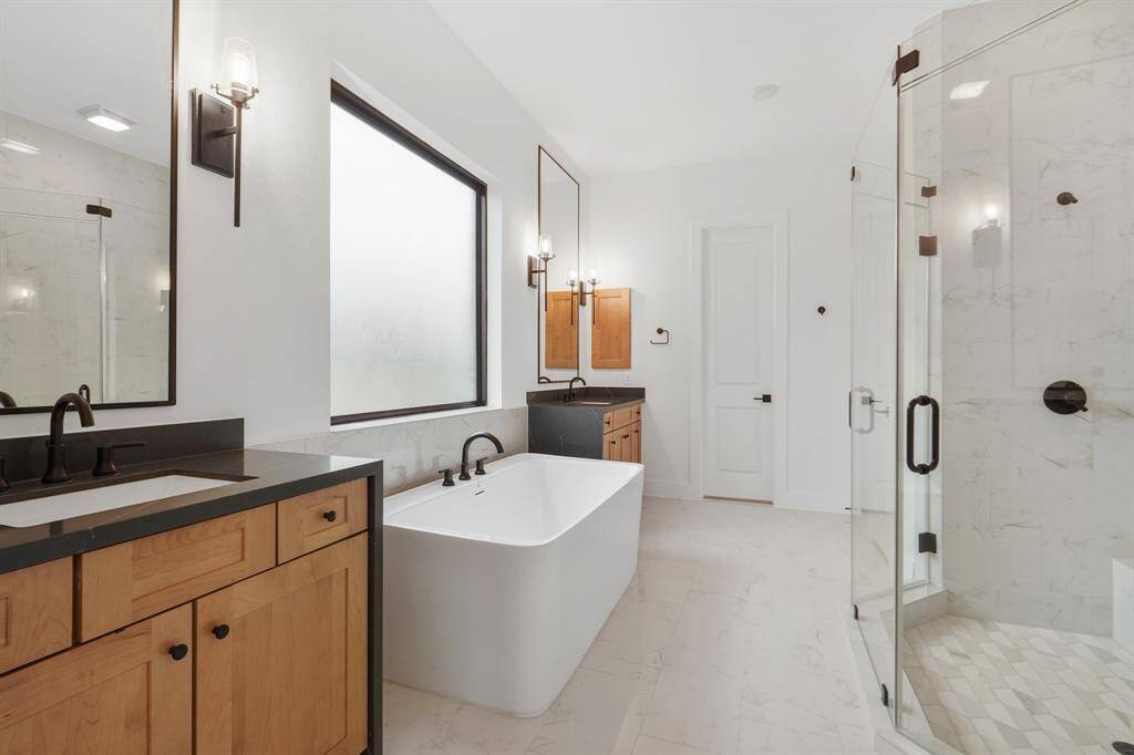 REPRESENTATIVE PHOTO: Colors and options vary. Confirm options and selections with onsite Community Sales Manager.