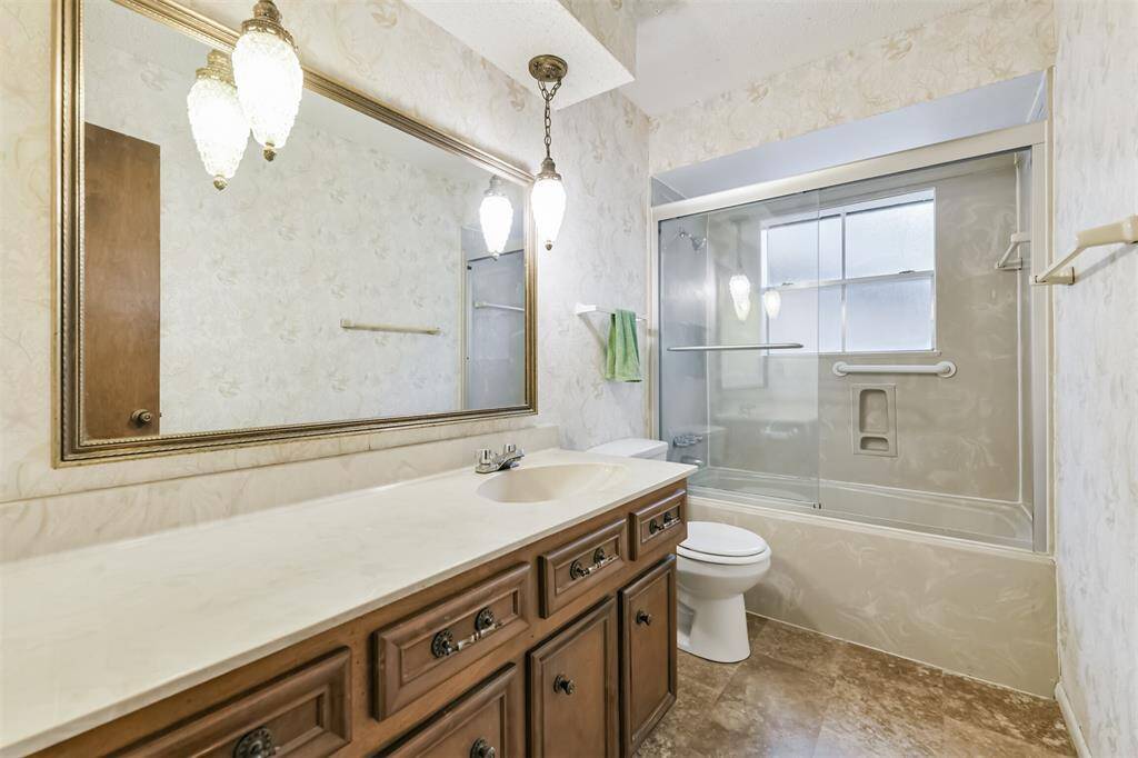 Two full bathrooms with tub/shower combo. Plenty of counter space.
