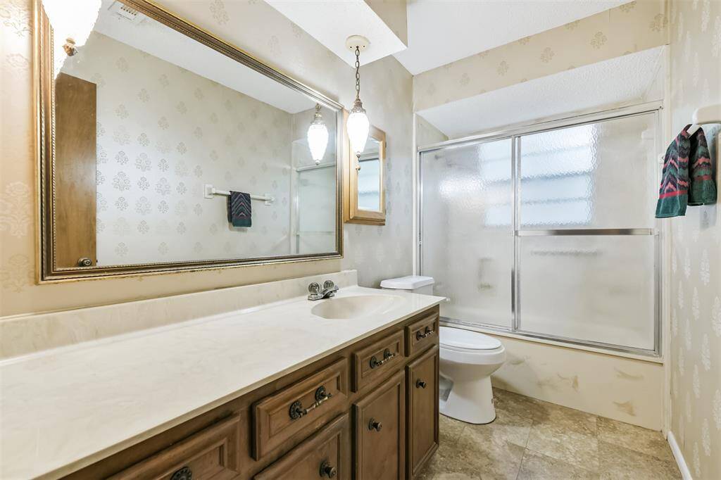 Full Bath upstairs