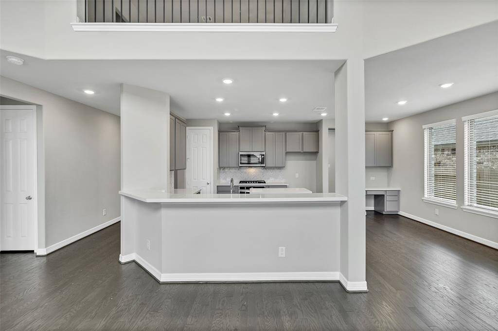 Note: Sample product photo. Actual exterior and interior selections may vary by homesite.