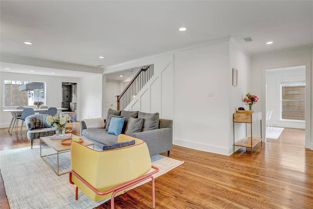 Perspective highlighting open floor plan.
