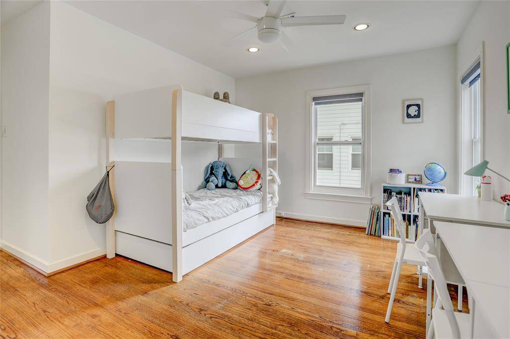 Second bedroom