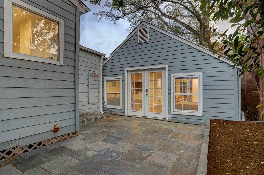Patio and private entrance to guest quarters.
