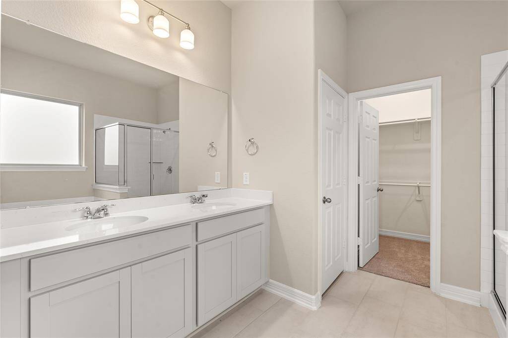 Note: Sample product photo. Actual exterior and interior selections may vary by homesite.