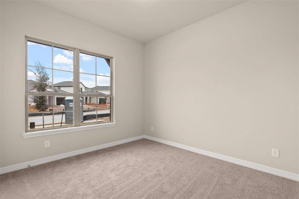 Note: Sample product photo. Actual exterior and interior selections may vary by homesite.