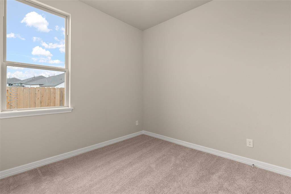 Note: Sample product photo. Actual exterior and interior selections may vary by homesite.