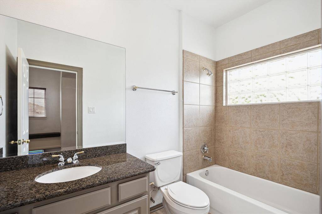 Secondary Ensuite Bathroom