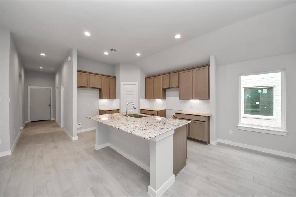 This kitchen is truly a chef's dream!