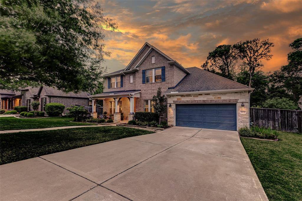 30918 Crest View Terrace Court is ready and waiting for its new owners! Don’t miss the opportunity to make this stunning property your own.