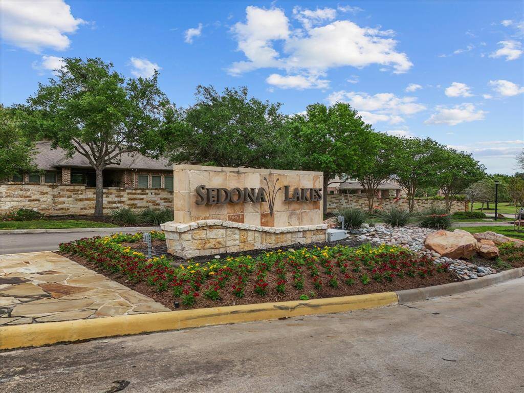 Located in the highly in the sought-after Sedona Lakes neighborhood.