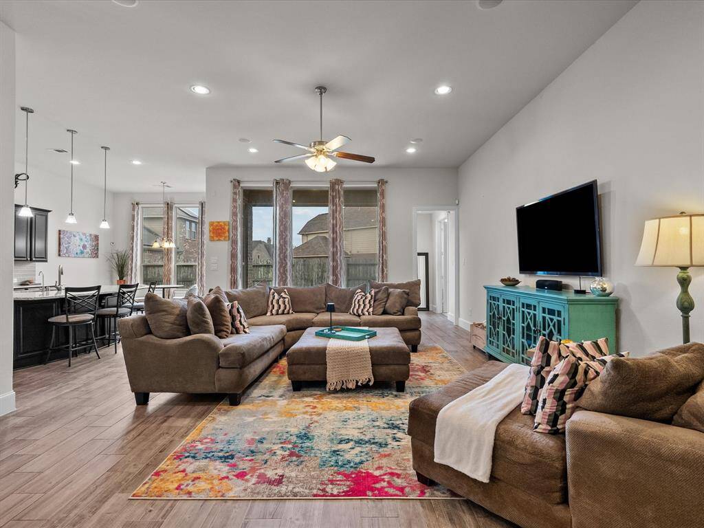 Open concept open feeling room for everyone!