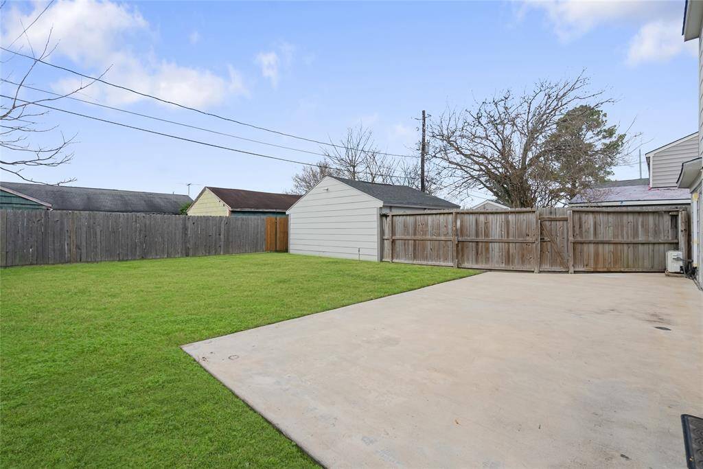 There is plenty of green space to enjoy with loved ones!