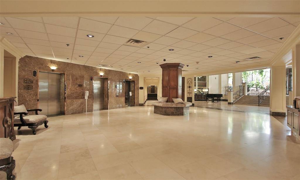 Expansive lobby where your guests can await their visit.