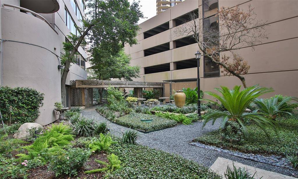 Need a quiet place to sit and relax?  Several sitting and meditation areas on this property.