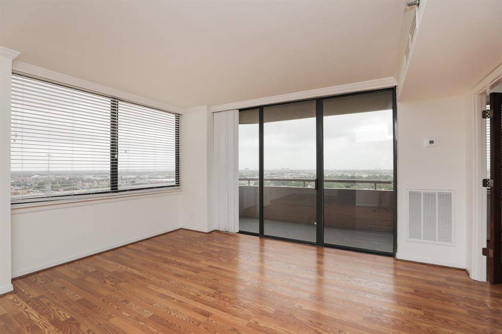 Corner unit with  windows all around feels like you are living on top of the world.  Facing the South, you will get lovely sunlight all day long.