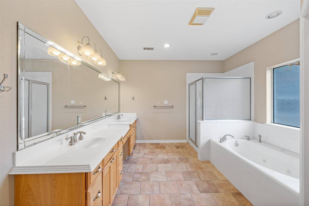 En-Suite Primary bathroom
