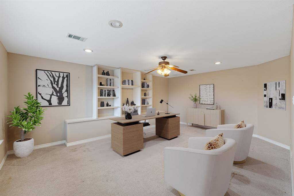 STAGED - Flex/Bonus room upstairs