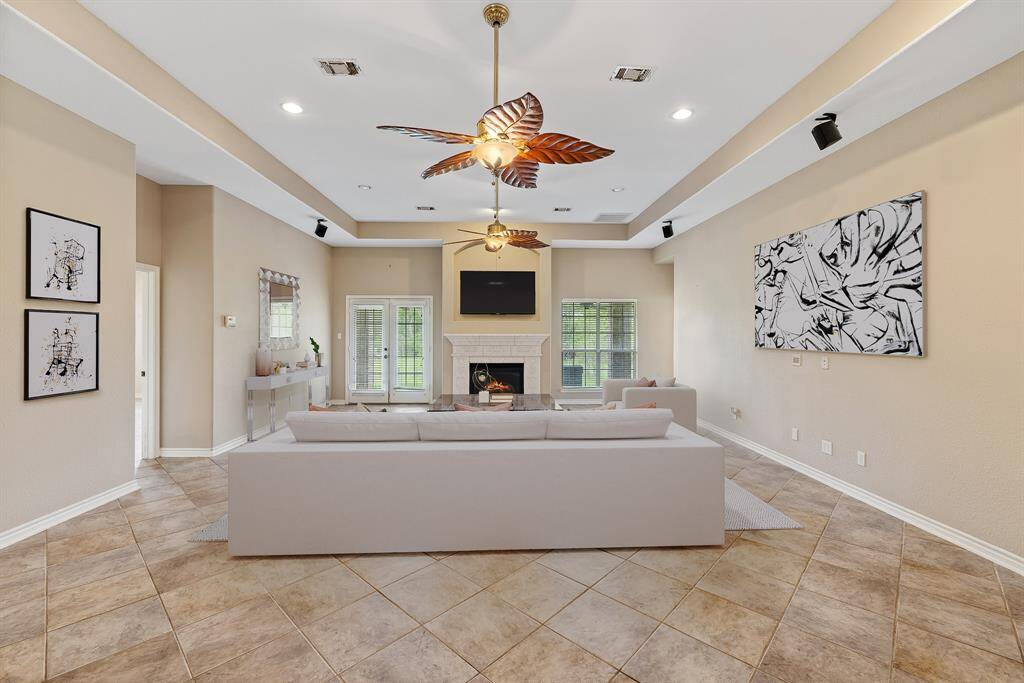 STAGED - spacious living room