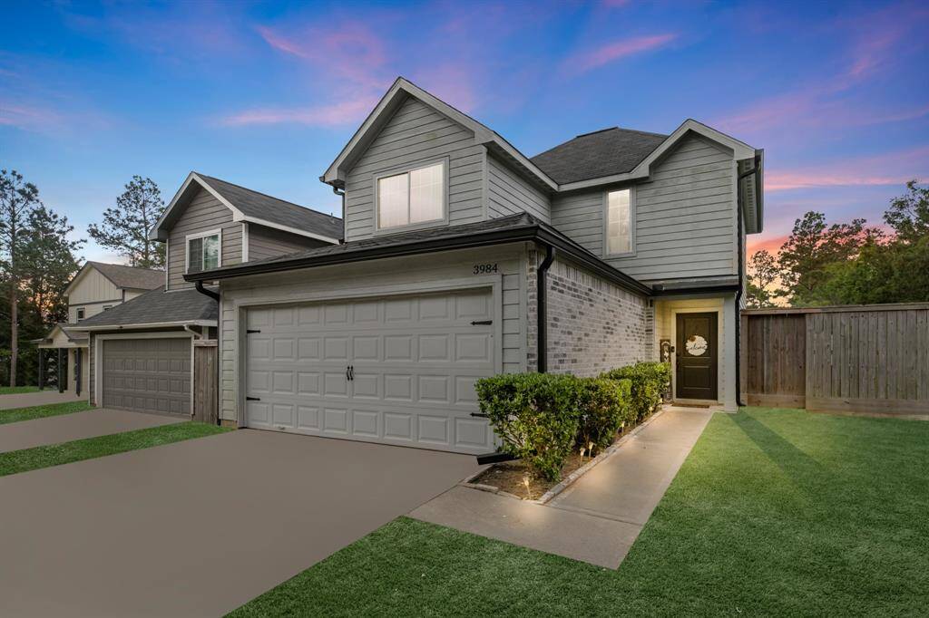 Welcome home to 3984 Frontier Road!