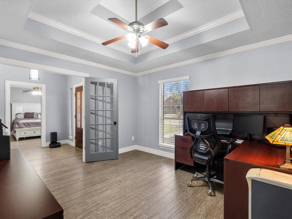 This flex space is currently being used as a 2nd office, but could be formal dining room, TV room, exercise room , or whatever is desired.