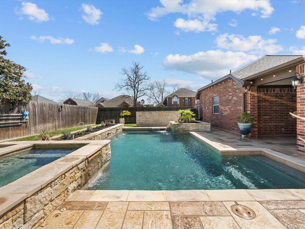 The large pool mis custom built.
