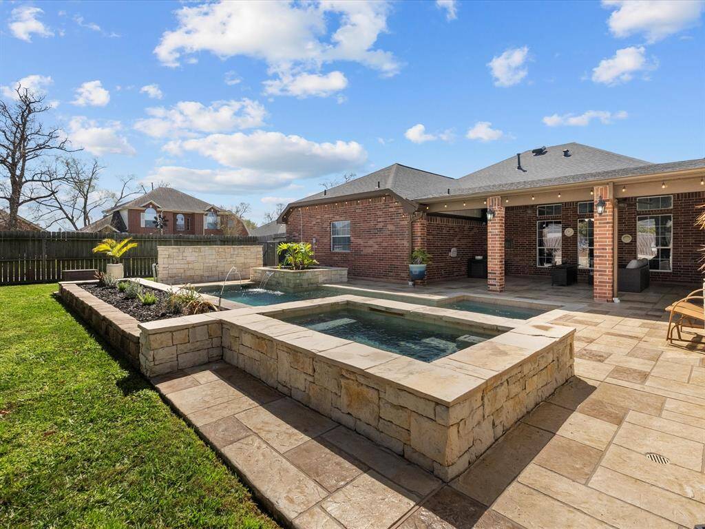 The entertainers backyard is well designed and has something for everyone.